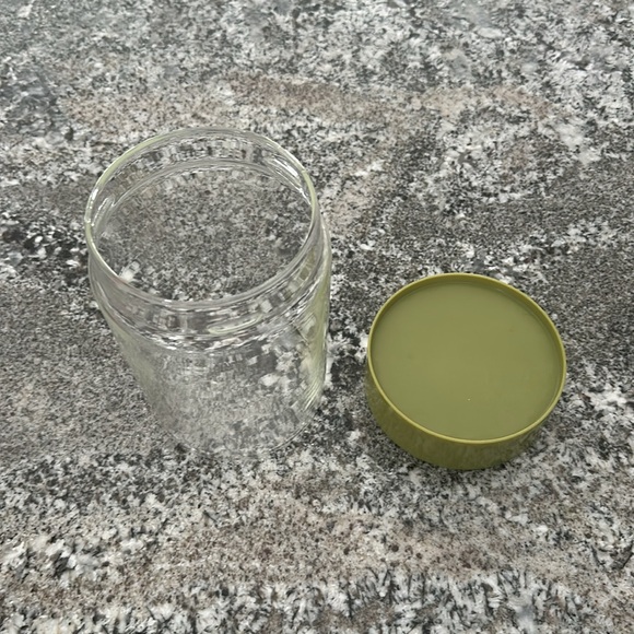 Pyrex Avocado Green see ‘n store canister with lid - Picture 4 of 8